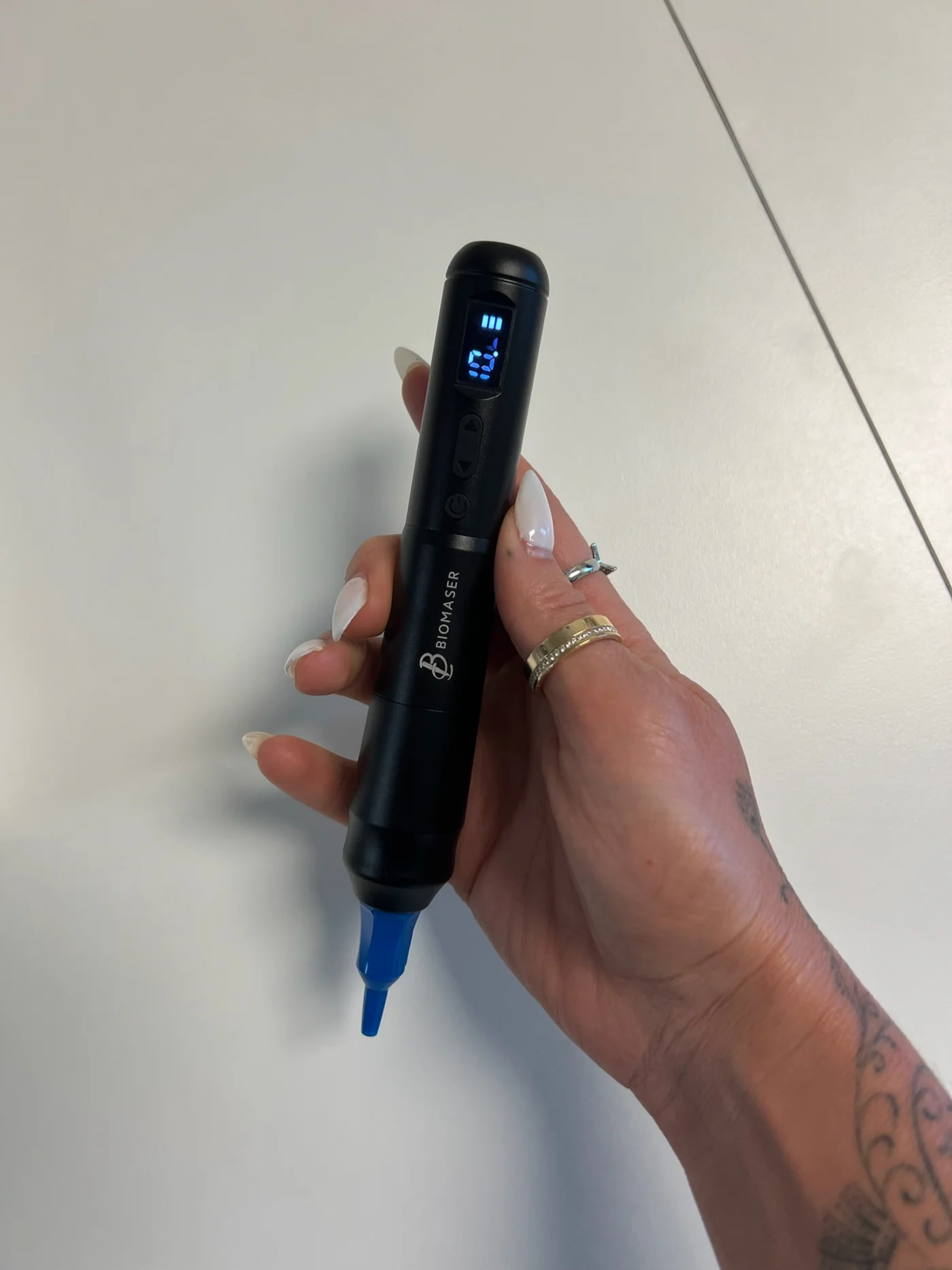 The device and cartridge in hand